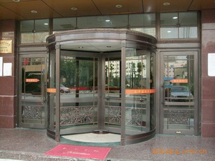 豪华、经典彰显品位的紫铜自动三翼、两翼旋转门