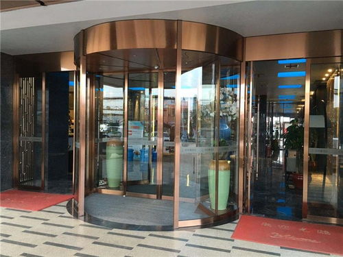 两翼旋转门价格与安装维修服务全解析