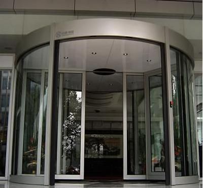 甘肃白银豪华两翼旋转门与景泰肯德基门 高端门控解决方案助力商业空间升级